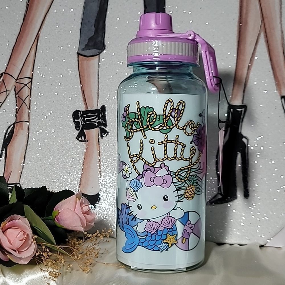 HELLO  KITTY Bottle with Stikers  32 oz NWT